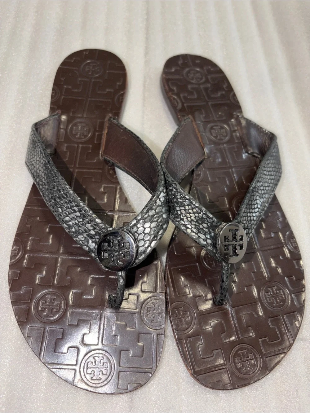 Tory Burch Thora Pewter black silver logo top  Snake Thong Sandals, 8